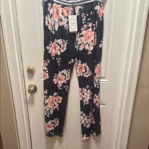 Floral Print Leggings - Black and Pink